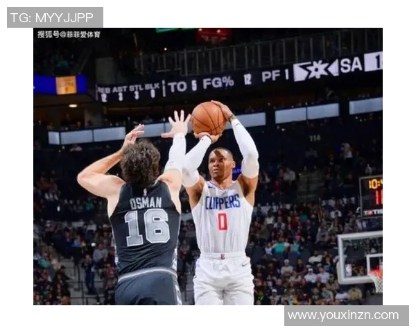 威少砍下三双帮助国王战胜勇士！篮板又破纪录，砍下近四年场均最高得分